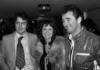Тревор Фрэнсис со своей женой Хелен и тренер Брайан Клаф в офисе «Сити» после подписании рекордного в истории Британии контракта.